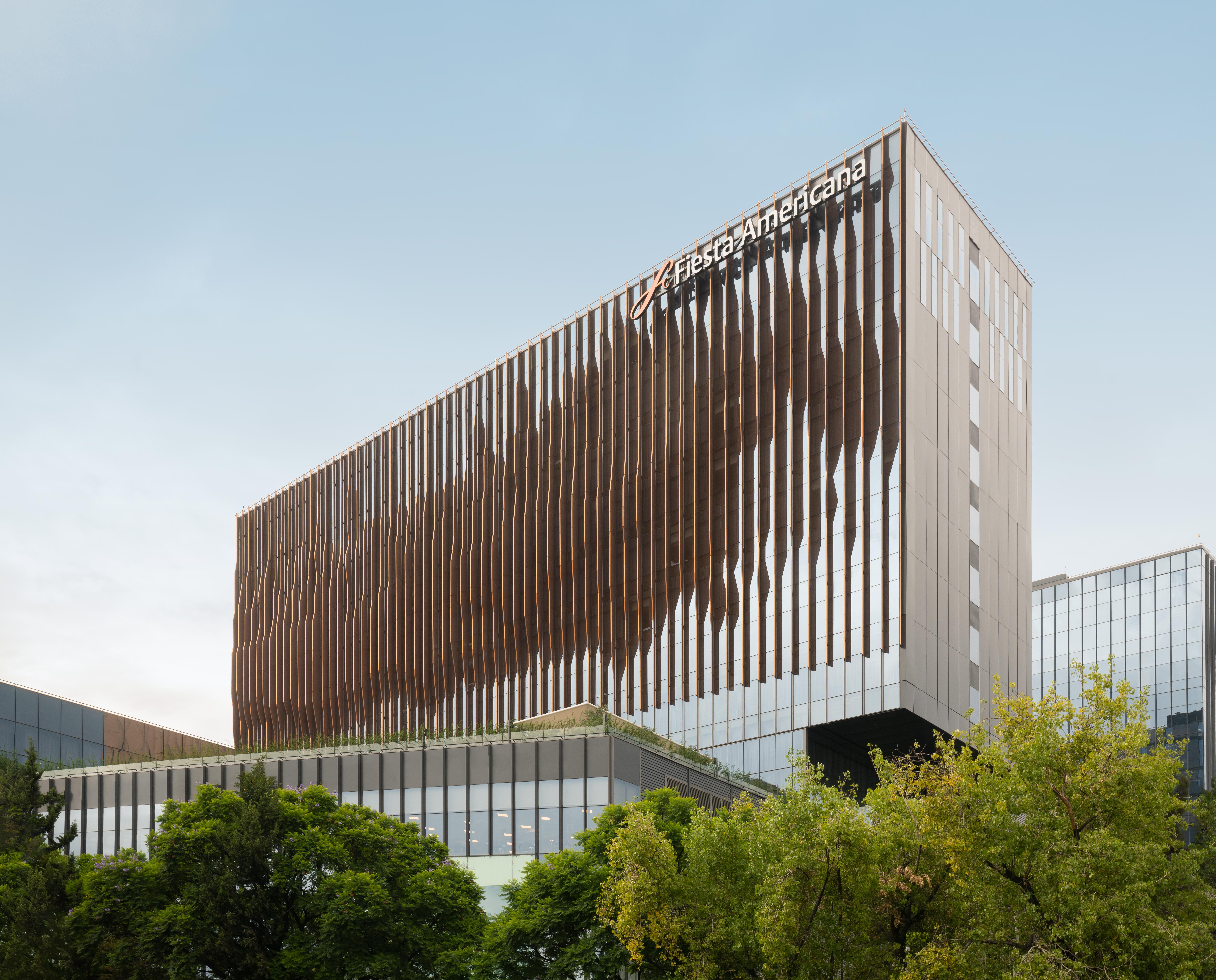 Fiesta Americana Viaducto Aeropuerto Μεξικό Εξωτερικό φωτογραφία The new building of the School of Medicine