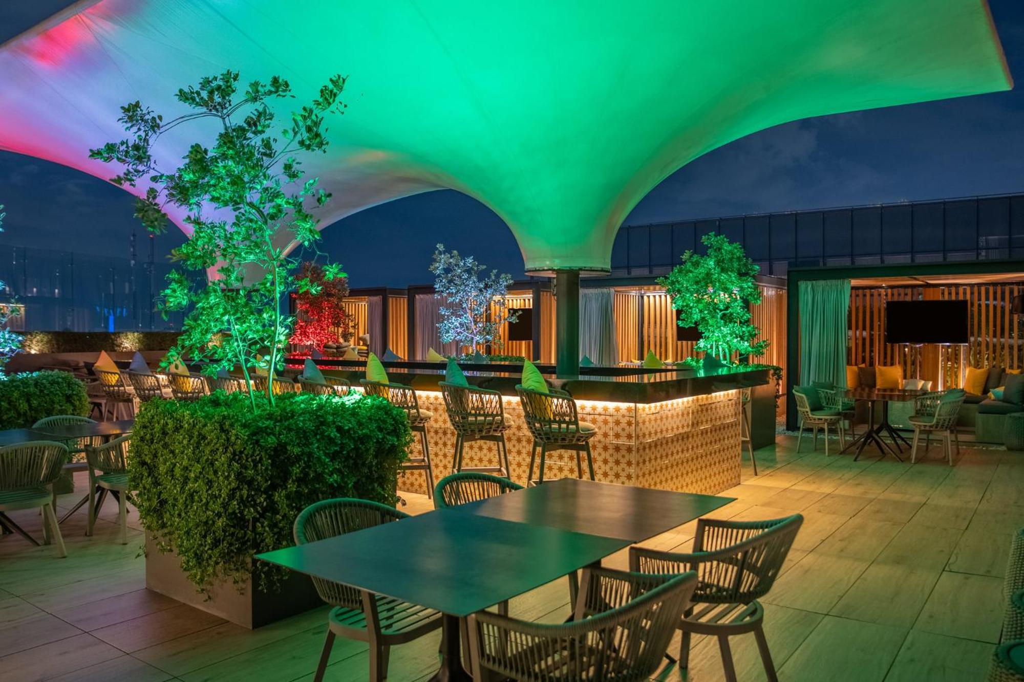 Fiesta Americana Viaducto Aeropuerto Μεξικό Εξωτερικό φωτογραφία The bar at the Sky Bar
